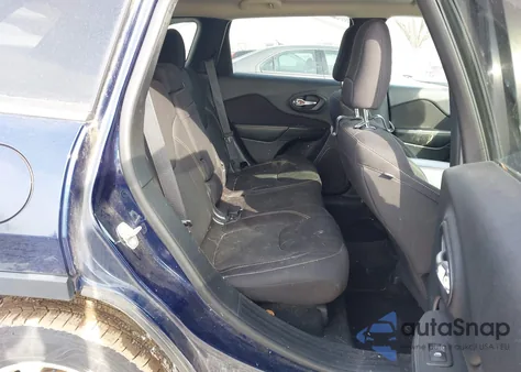 2016 Jeep Cherokee Latitude z USA, uszkodzony, nr VIN 1C4PJMCS4GW119922